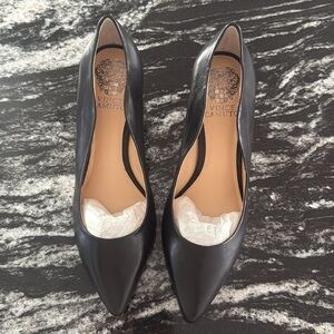 Brand New Never Worn Vince Camuto pointed Toe Heels